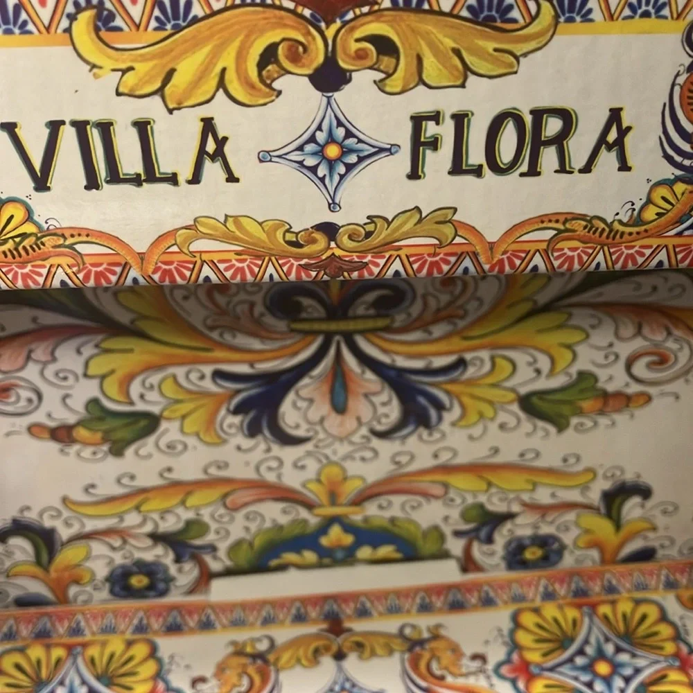 BNWT Gorgeous decorative bottle of Coconut Citrus 21.5 fl. Oz. Hand Soap.🌻🌺🦋 - Picture 5 of 7